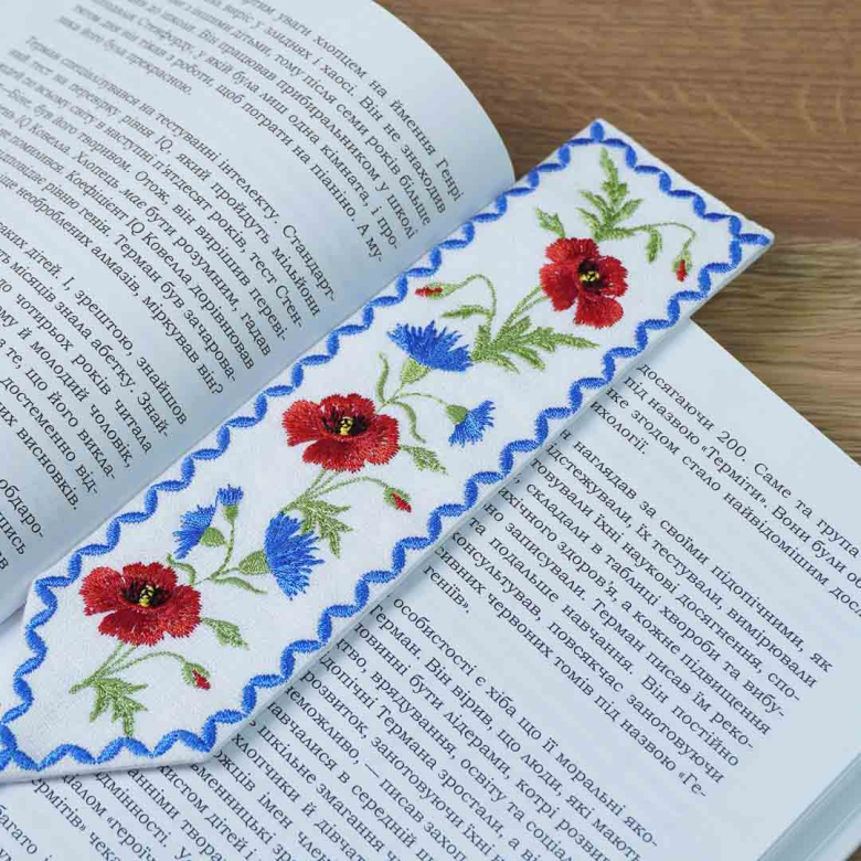 Закладка для книжки Маки з волошками синя (білий льон) Фото № - 4